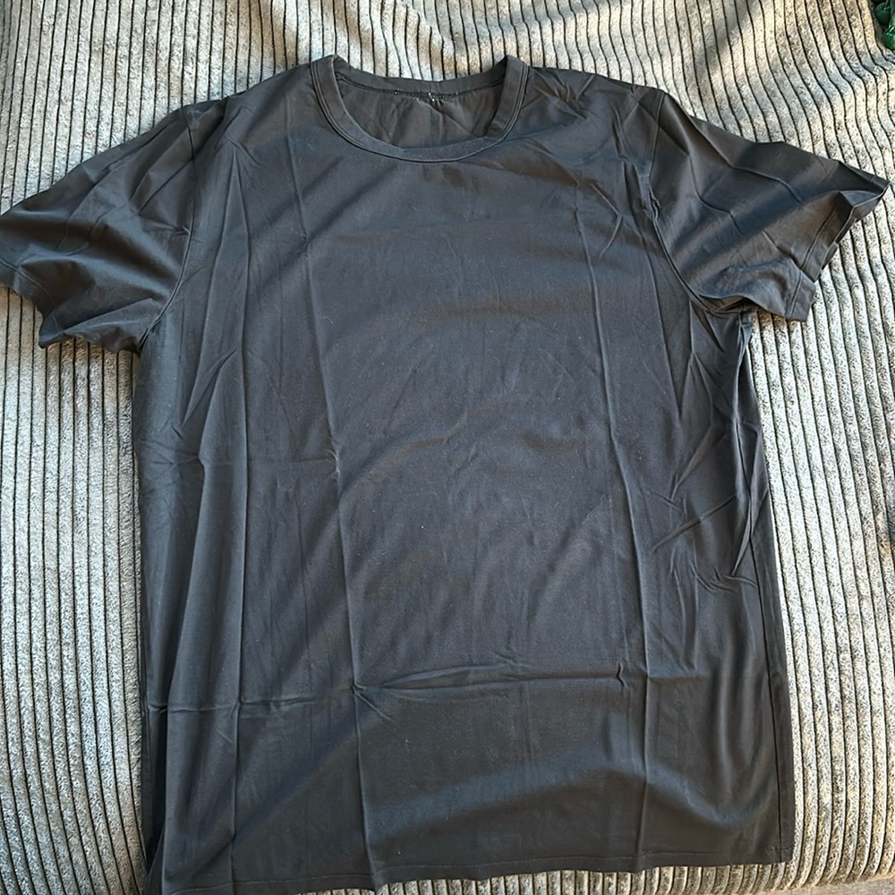 Lululemon Fundamental Tee (M)